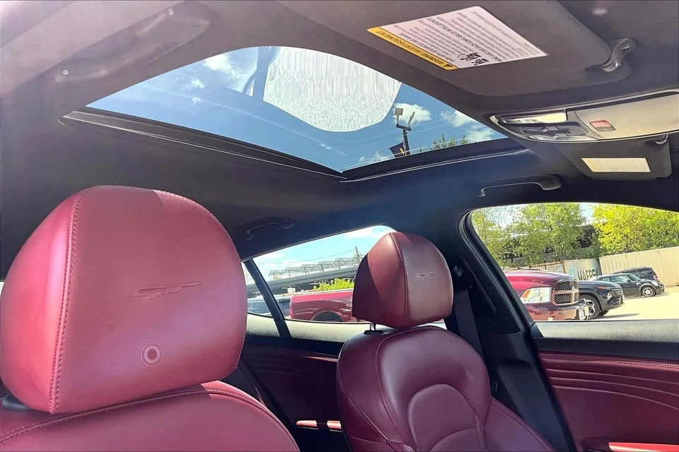 2022 Kia Stinger GT - Image 9 of 16