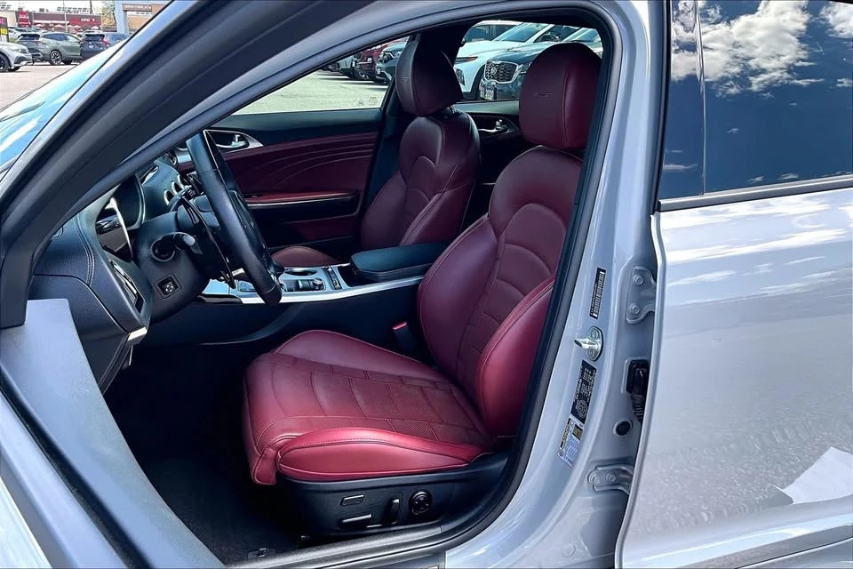 2022 Kia Stinger GT - Image 8 of 16