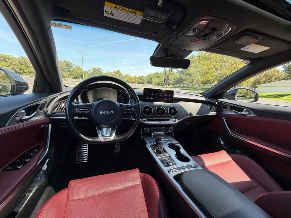 2022 Kia Stinger GT - Image 9 of 14