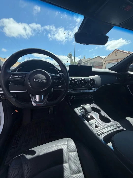 2022 Kia Stinger GT - Image 11 of 14