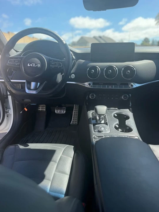 2022 Kia Stinger GT - Image 13 of 14