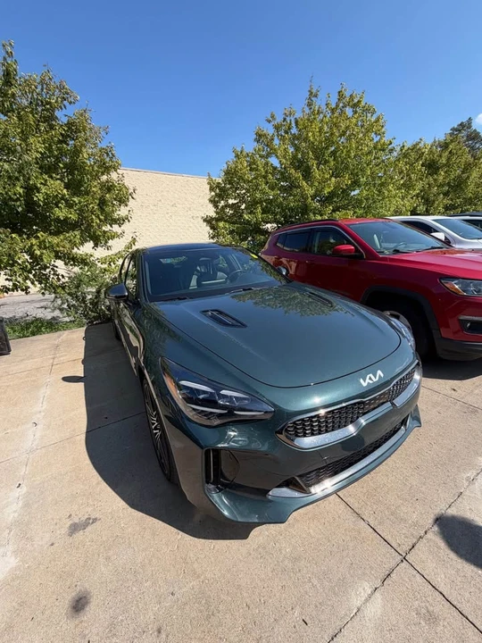 2022 Kia Stinger GT - Image 2 of 8