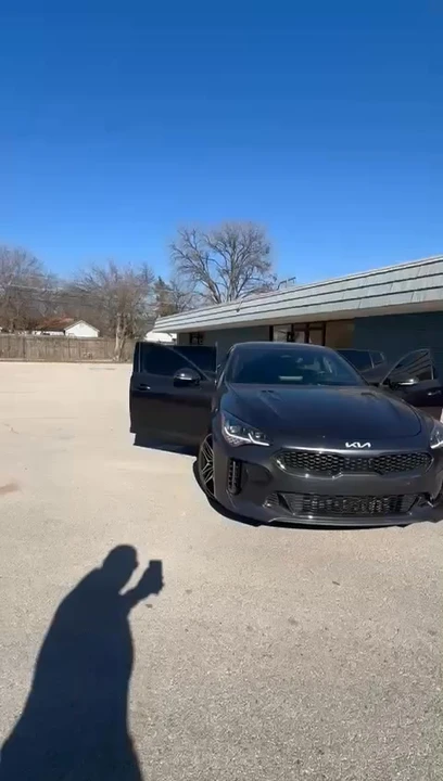 2022 Kia Stinger GT - Image 2 of 2