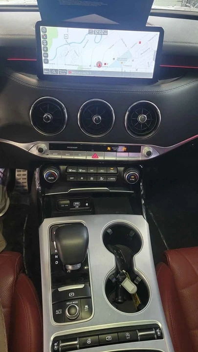2022 Kia Stinger GT - Image 8 of 20