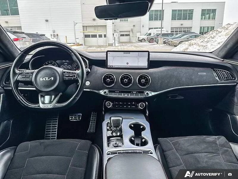 2022 Kia Stinger GT - Image 9 of 17