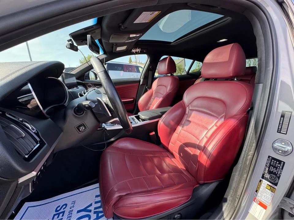 2022 Kia Stinger GT - Image 9 of 18