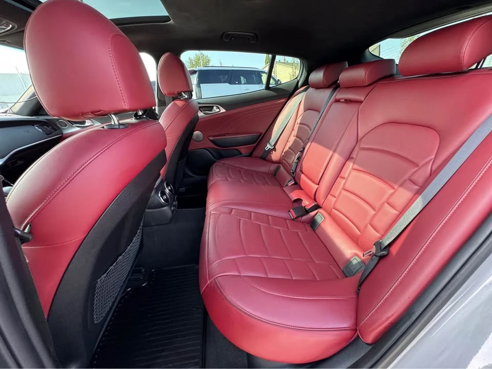 2022 Kia Stinger GT - Image 15 of 18