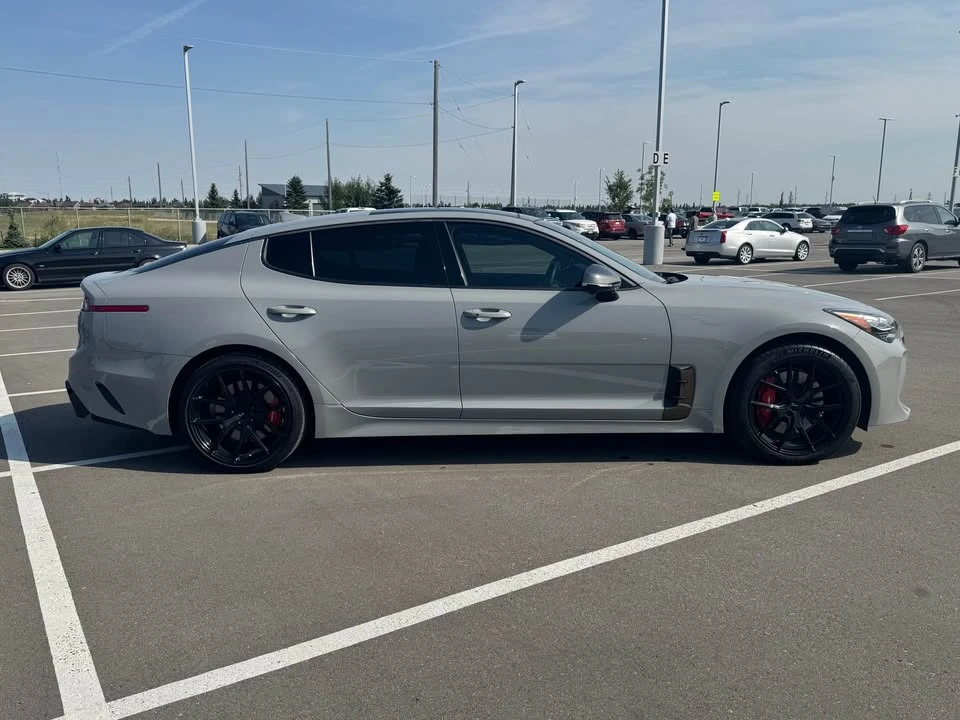 2022 Kia Stinger GT - Image 8 of 18