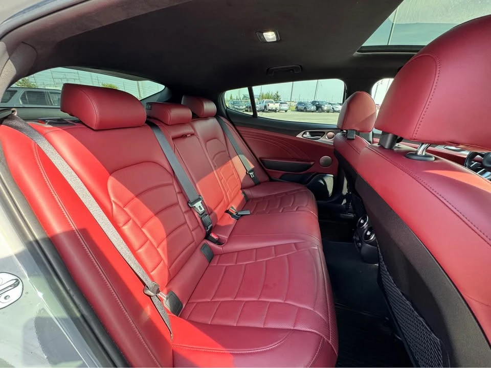 2022 Kia Stinger GT - Image 16 of 18