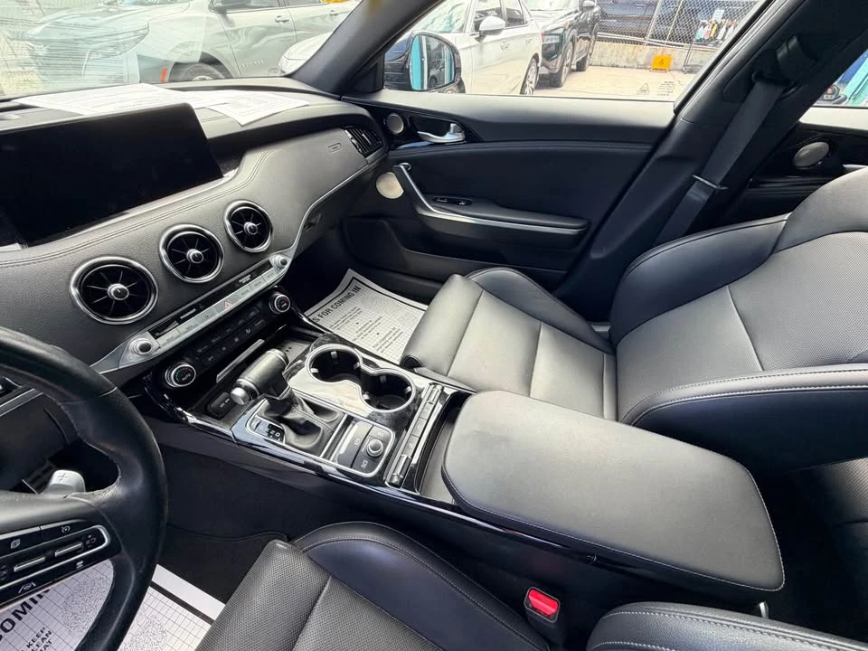 2022 Kia Stinger - Image 15 of 16