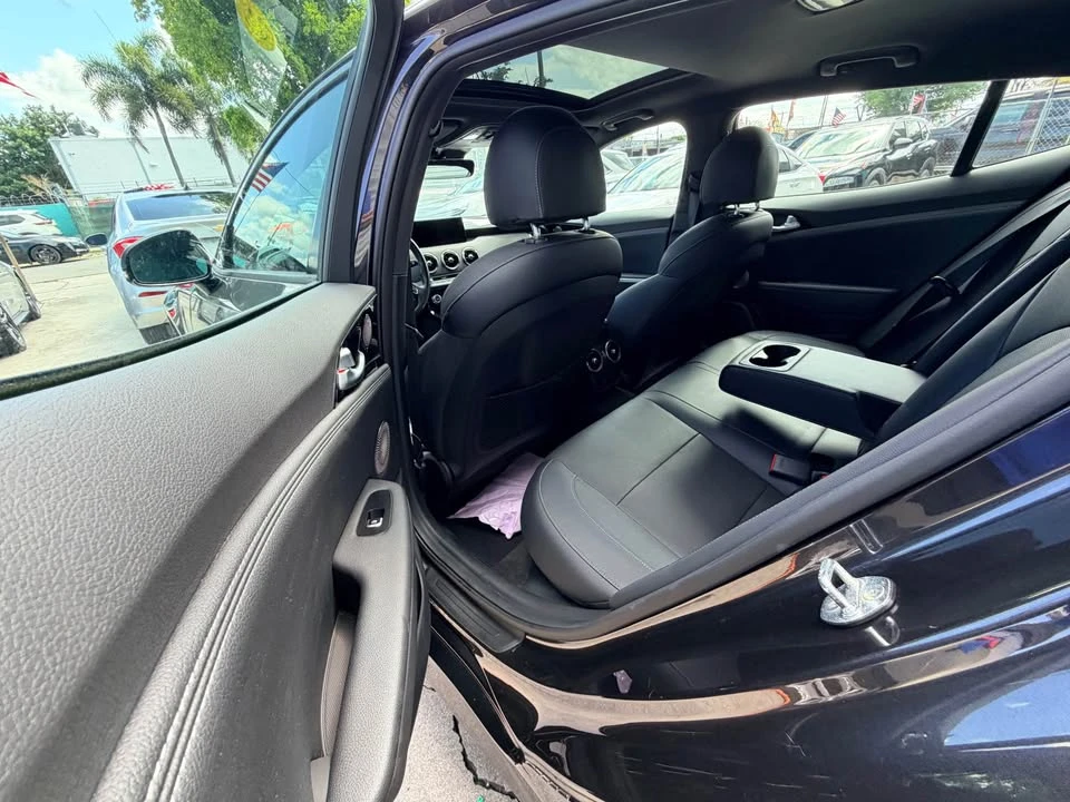 2022 Kia Stinger - Image 9 of 16
