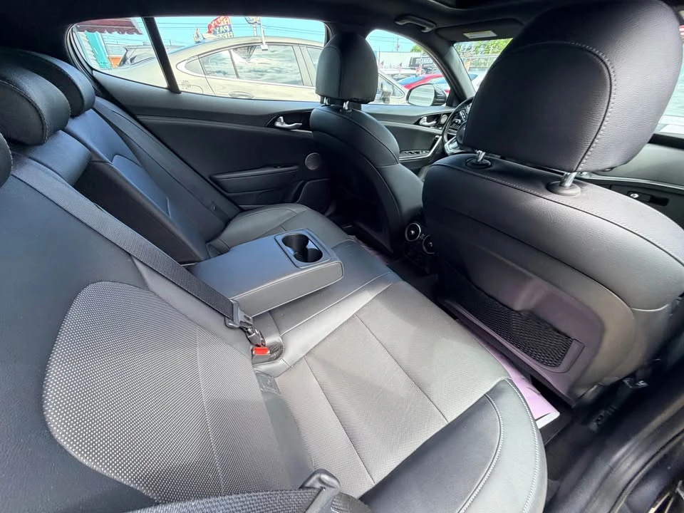 2022 Kia Stinger - Image 13 of 16