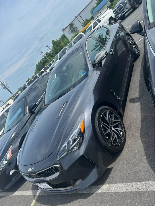 2022 Kia Stinger - Image 2 of 8