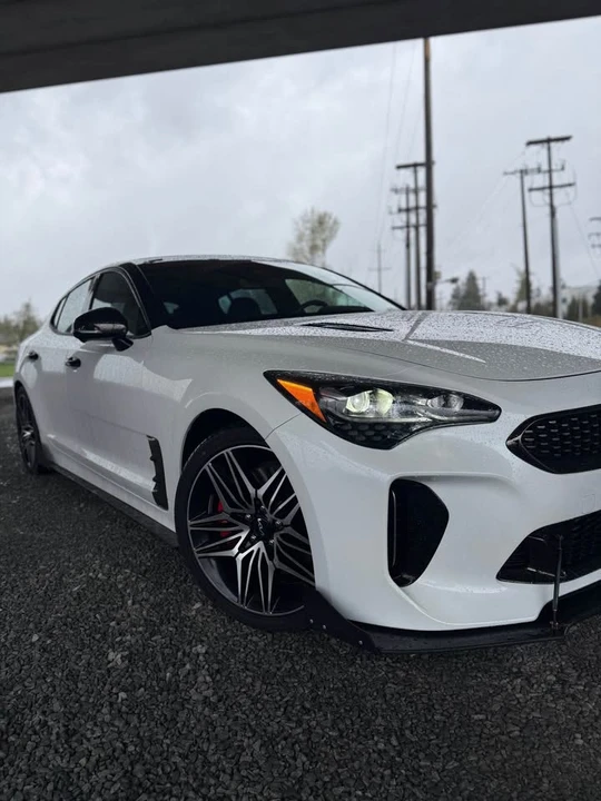 2022 Kia Stinger GT - Image 2 of 17