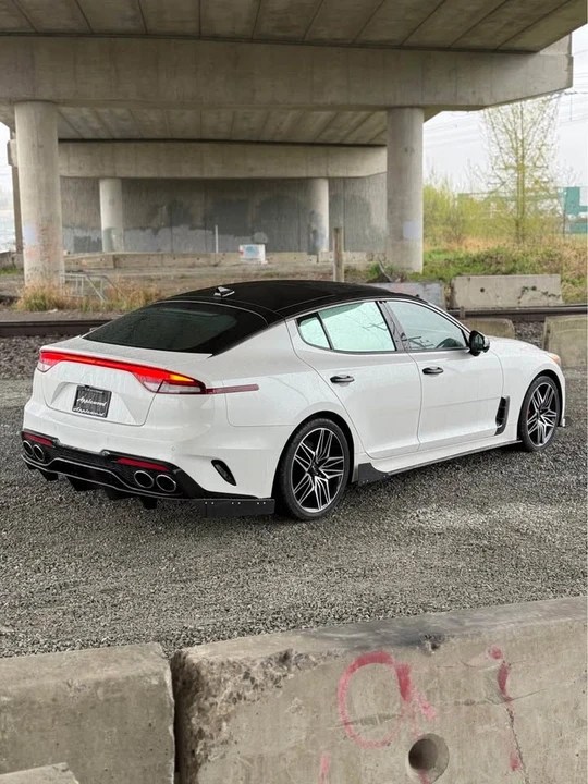 2022 Kia Stinger GT - Image 8 of 17