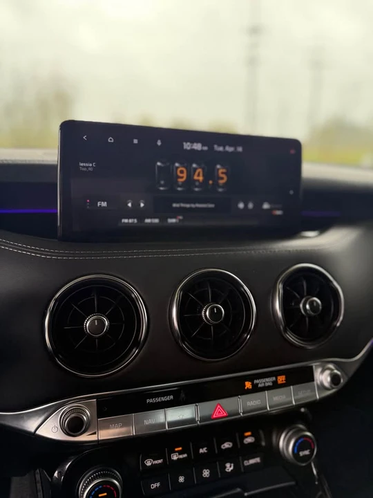 2022 Kia Stinger GT - Image 13 of 17