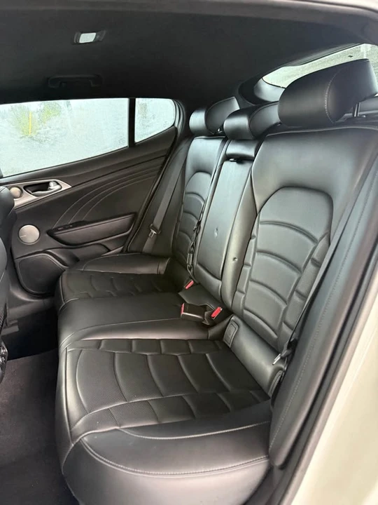 2022 Kia Stinger GT - Image 16 of 17
