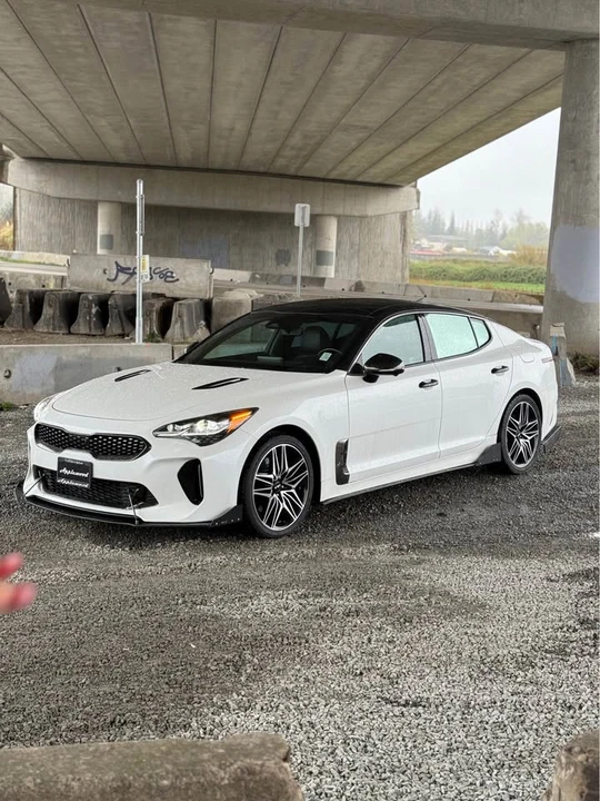 2022 Kia Stinger GT - Image 4 of 17