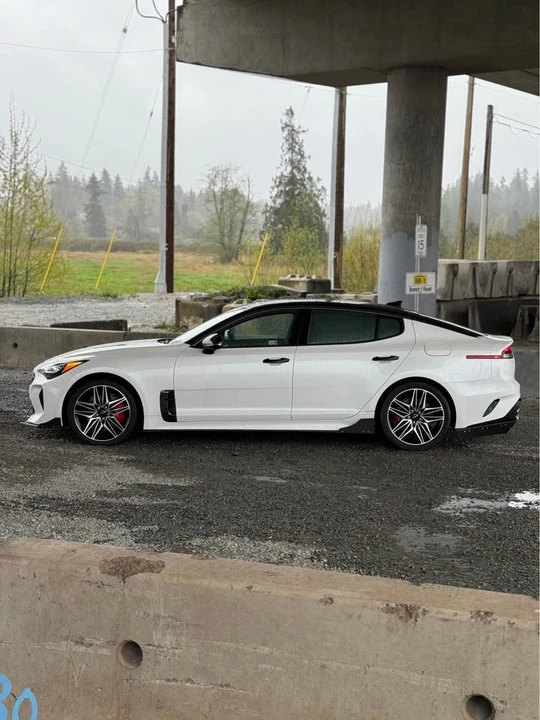 2022 Kia Stinger GT - Image 5 of 17