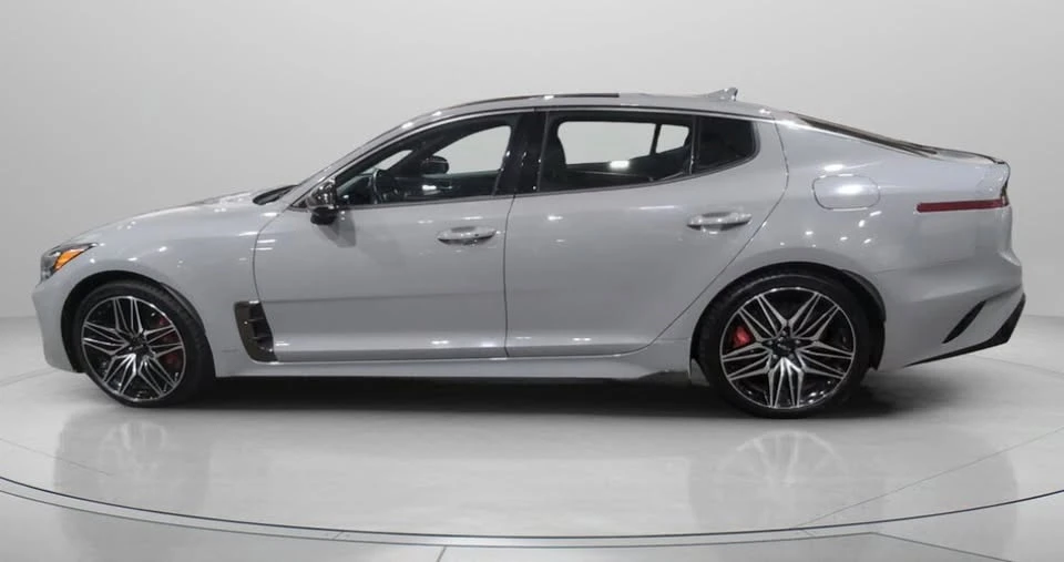 2022 Kia Stinger GT - Image 4 of 5