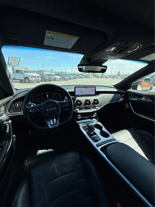 2022 Kia Stinger GT - Image 13 of 17