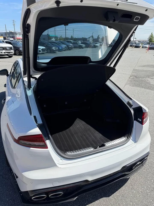 2022 Kia Stinger GT - Image 7 of 17