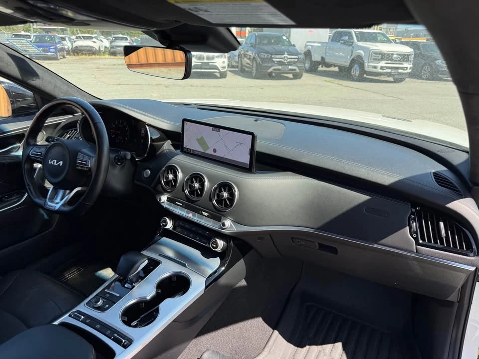 2022 Kia Stinger GT - Image 9 of 17