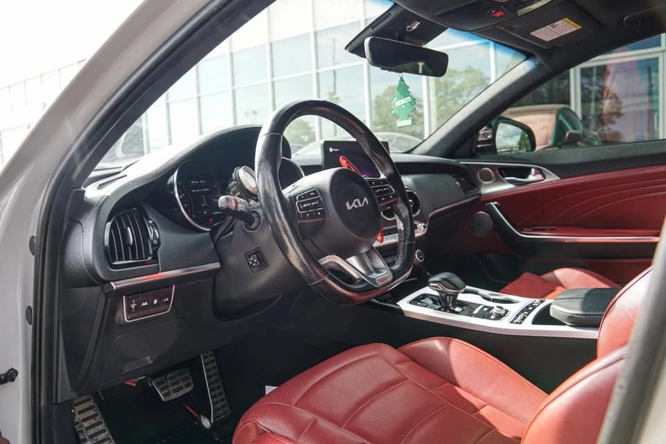 2022 Kia Stinger GT - Image 11 of 20