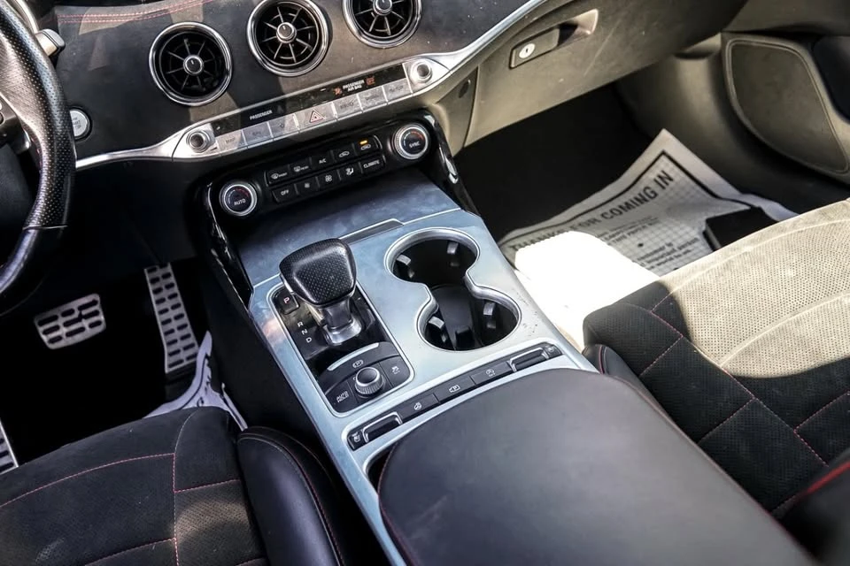 2022 Kia Stinger GT - Image 14 of 18