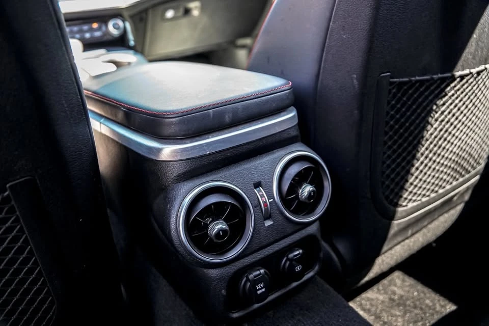 2022 Kia Stinger GT - Image 11 of 18