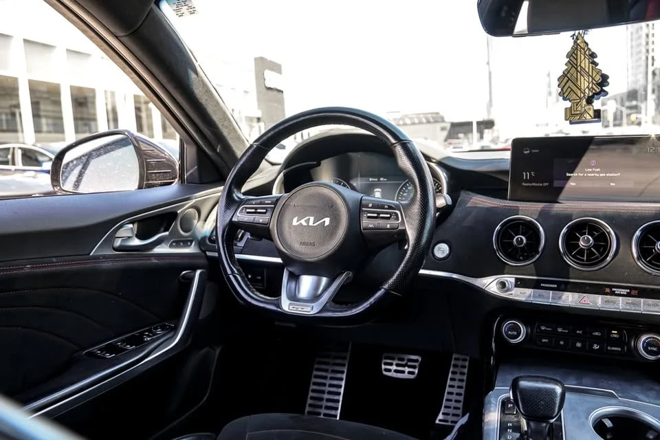 2022 Kia Stinger GT - Image 13 of 18