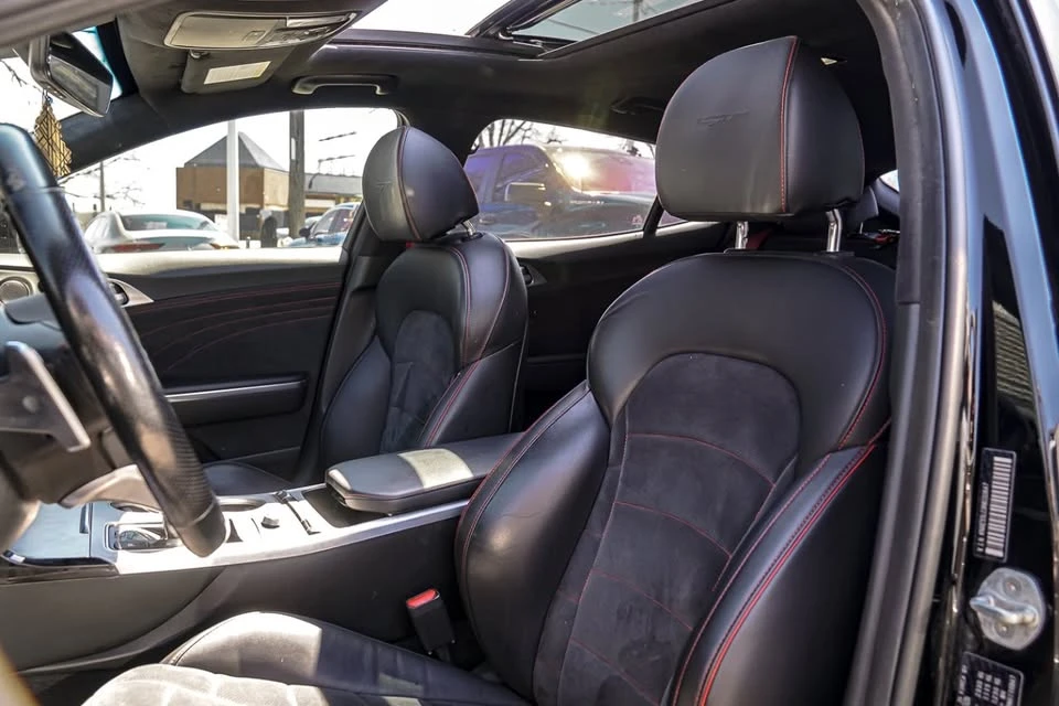 2022 Kia Stinger GT - Image 9 of 18