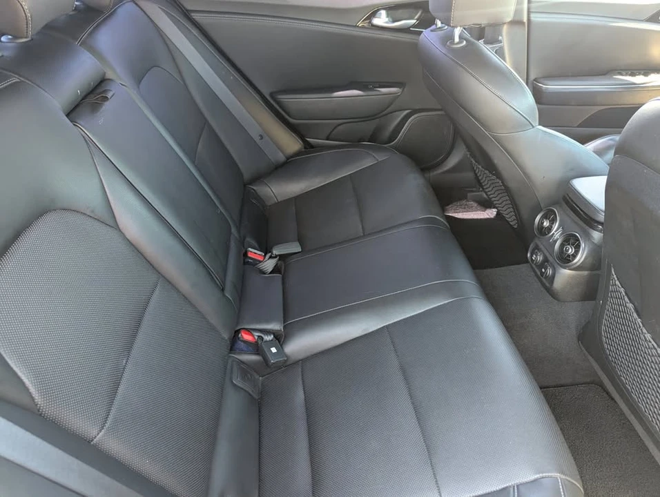 2022 Kia Stinger - Image 10 of 14