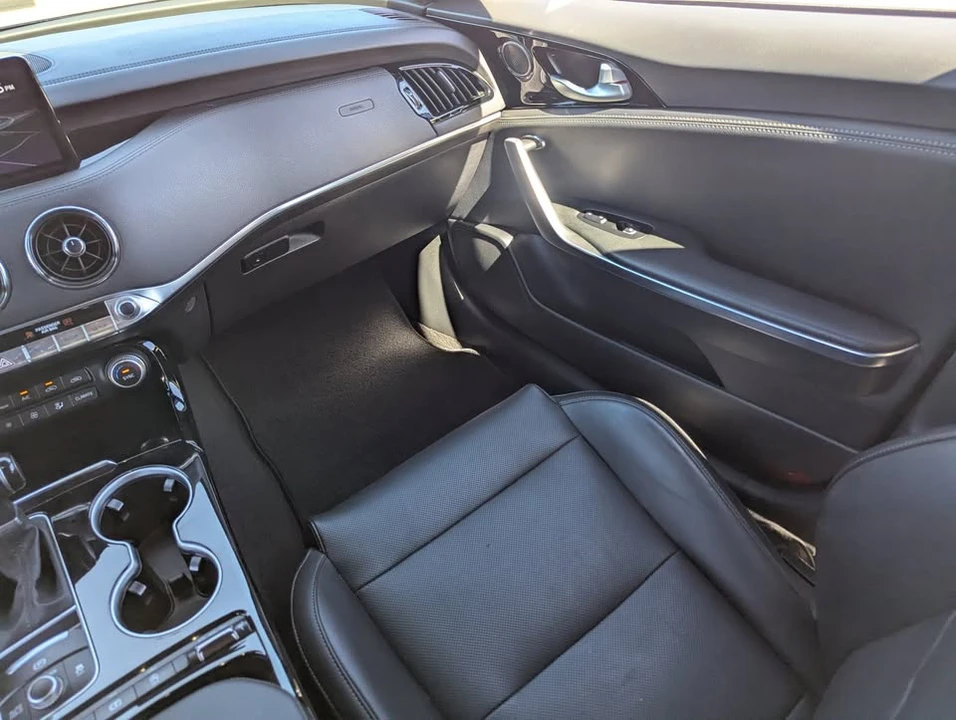 2022 Kia Stinger - Image 13 of 14