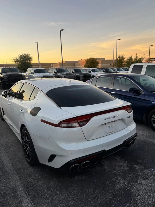 2022 Kia Stinger - Image 6 of 10