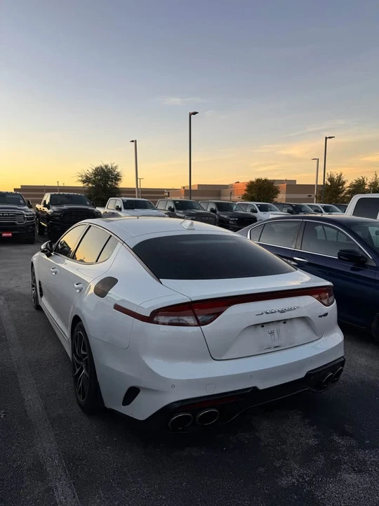 2022 Kia Stinger - Image 9 of 10
