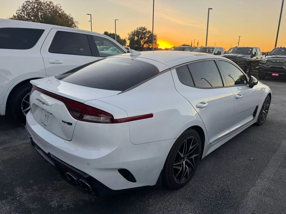 2022 Kia Stinger - Image 7 of 10