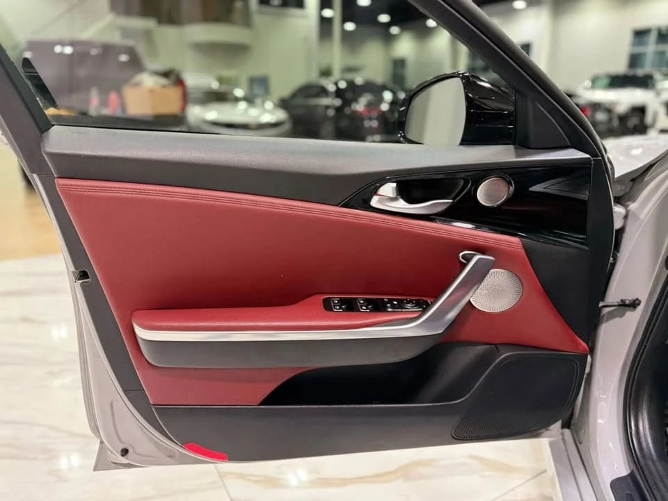 2022 Kia Stinger - Image 15 of 16