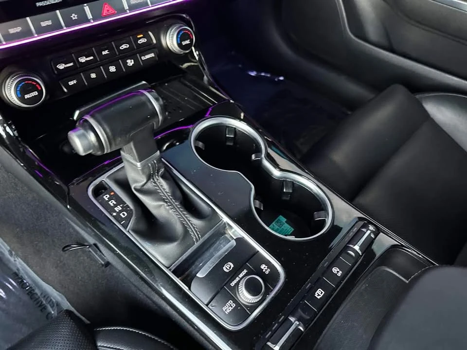 2022 Kia Stinger GT - Image 10 of 18