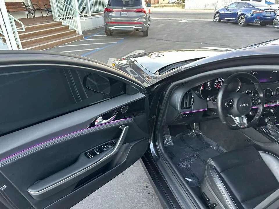 2022 Kia Stinger GT - Image 15 of 18