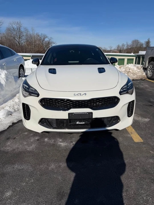 2022 Kia Stinger - Image 2 of 7