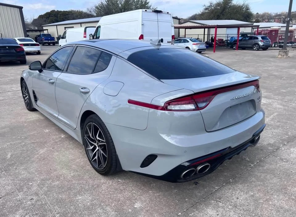 2022 Kia Stinger - Image 2 of 8