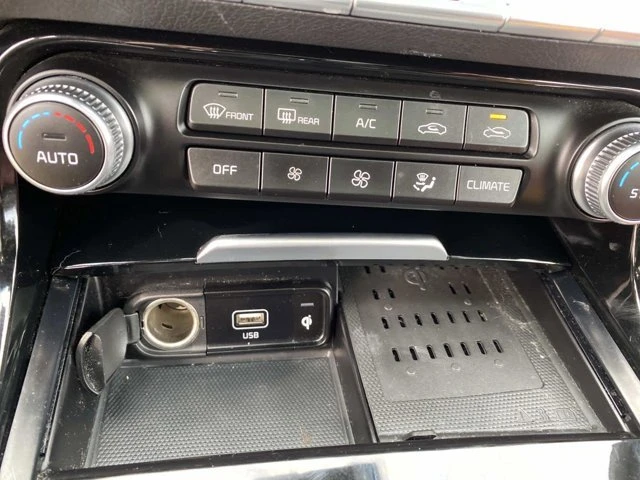 2022 Kia Stinger - Image 12 of 20