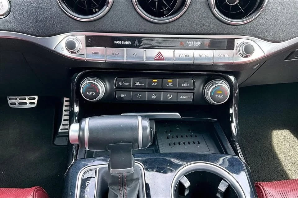 2022 Kia Stinger GT - Image 15 of 20