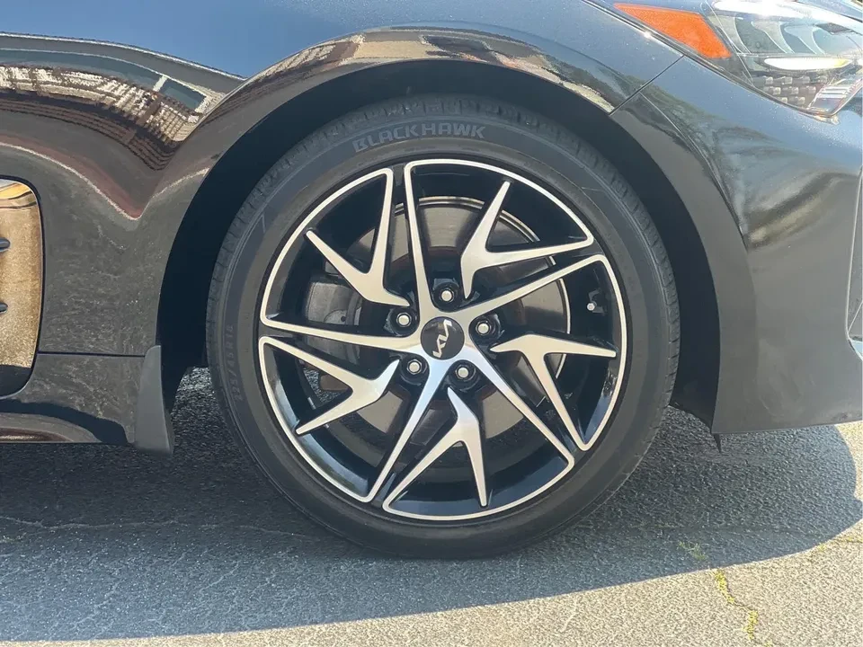 2022 Kia - Image 8 of 20