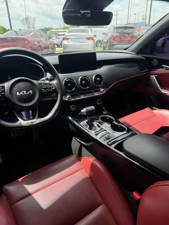 2022 Kia Stinger - Image 7 of 9