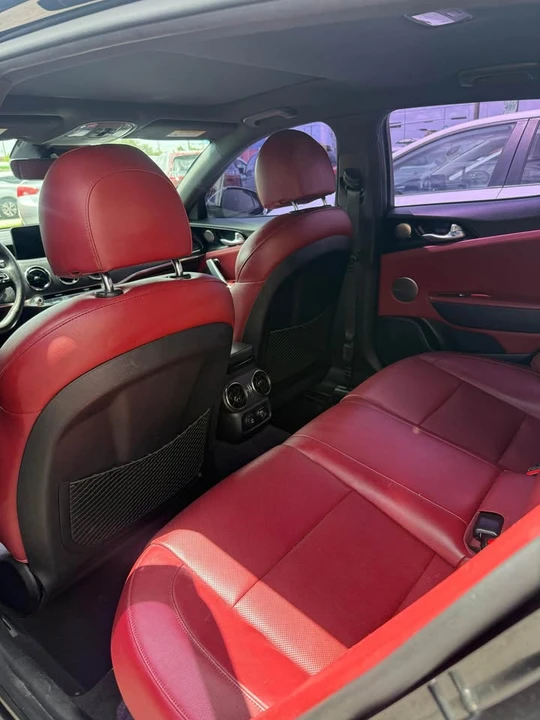 2022 Kia Stinger - Image 8 of 9