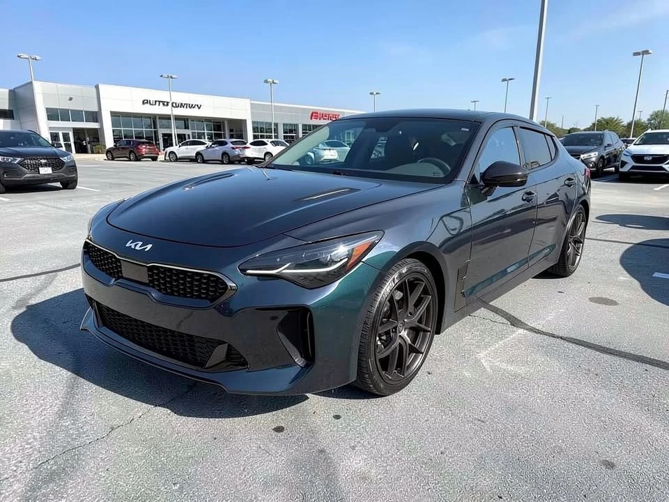 2022 Kia Stinger - Image 3 of 8