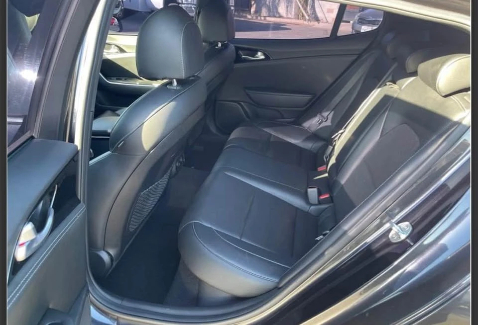 2022 Kia Stinger GT - Image 10 of 15