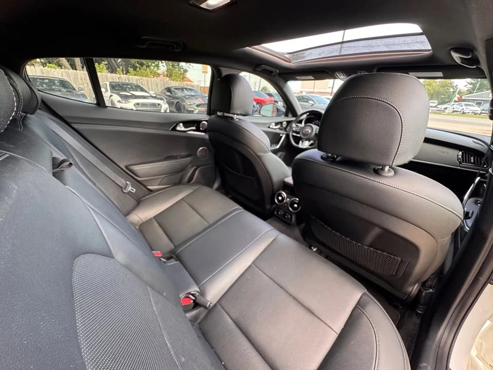 2022 Kia Stinger - Image 14 of 19